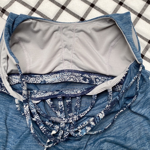 Lululemon Athletica Workout Tank, Size 6 - Picture 8 of 8